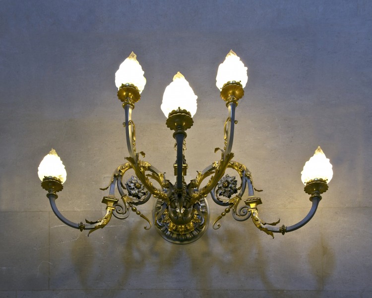 Applique Louvre