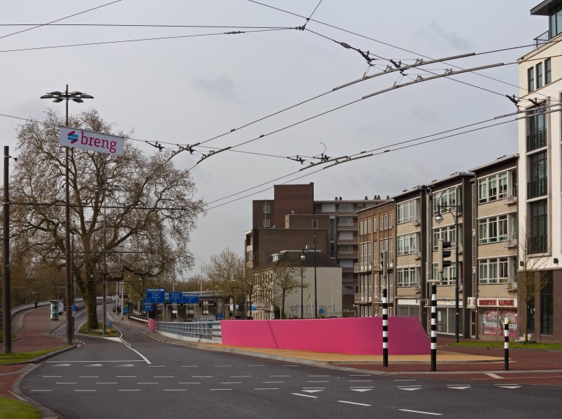 Arnhem, Willemstunnel kant Nelson Mandelabrug voor Giro d'Italia IMG 9419 2016-04-30 09.09