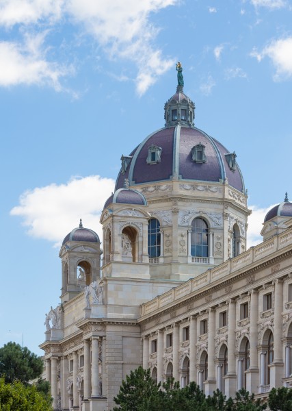 AT 13763 Exterior of the Kunsthistorisches Museum, Vienna-9852