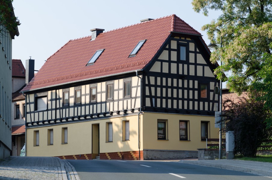 Bad Klosterlausnitz, Geraer Straße 11-001