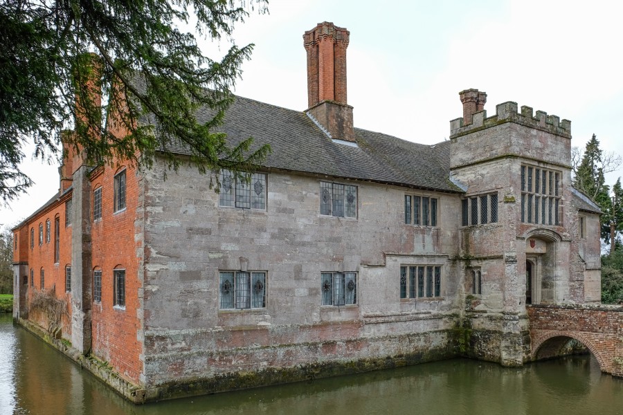 Baddesley Clinton house east 2016