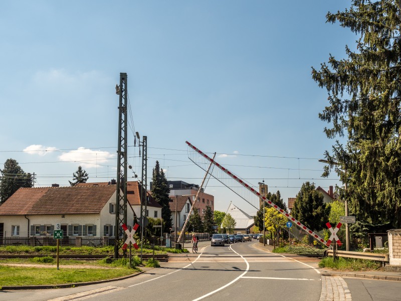 Bahnübergang-Buttenheim-P5023052