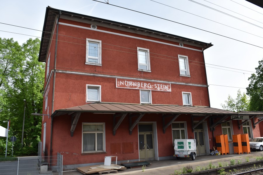 Bahnhof Nürnberg-Stein Empfangsgebäude 2015 DSC 0719