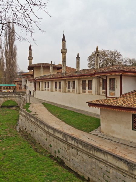 Bakhchysarai 04-14 img08 Palace from the street