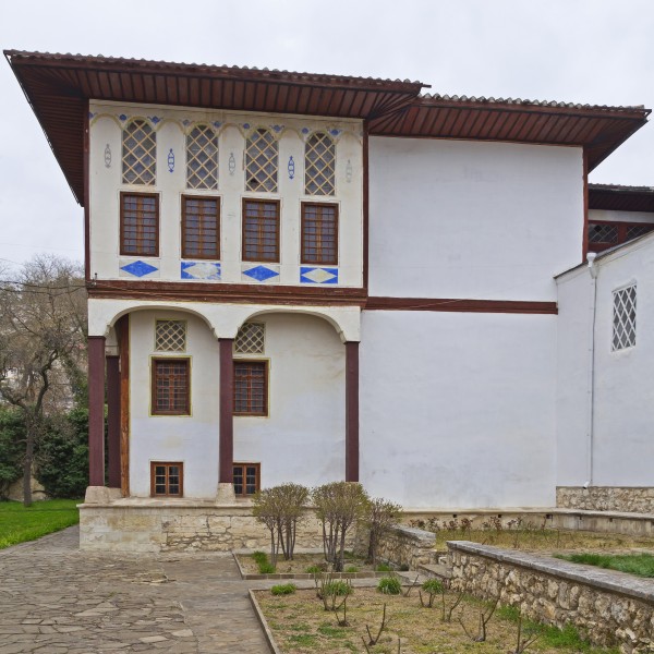 Bakhchysarai 04-14 img13 Palace yard