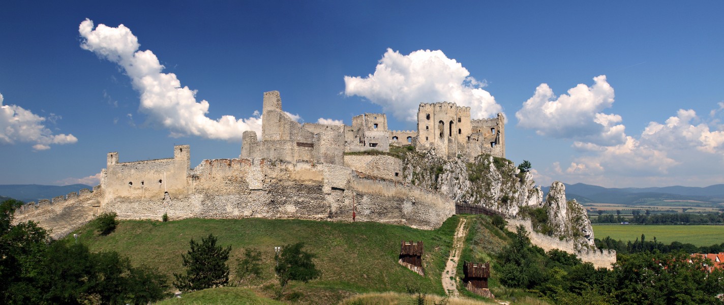 Beckov-pano