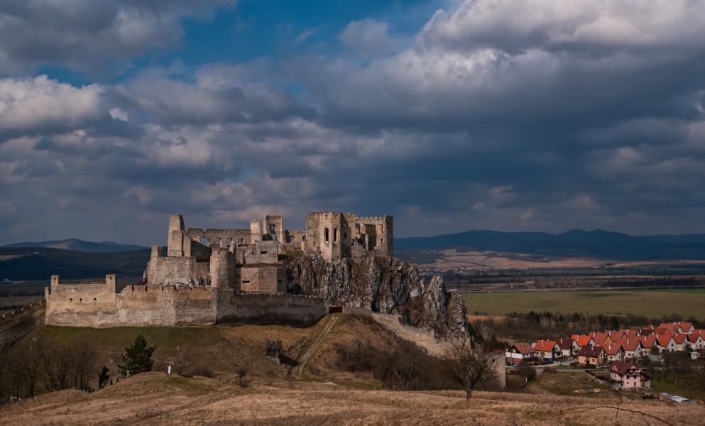 Beckovský hrad, Marec 2015
