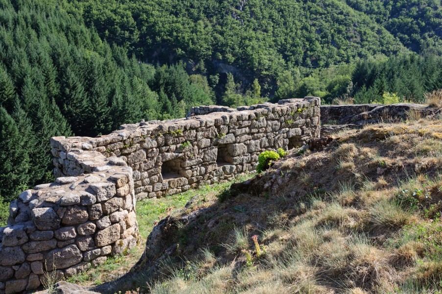 Bedoues chateau de Miral enceinte