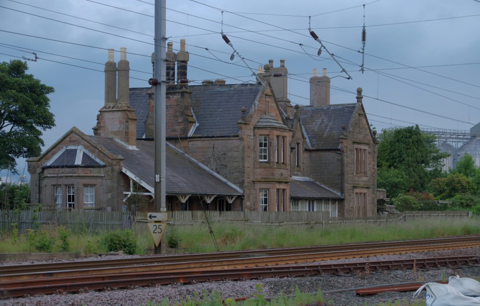 Belford railway station MMB 05