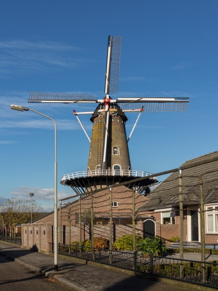 Beneden-Leeuwen, korenmolen de Wielewaal RM38248 foto2 2014-11-24 13.57