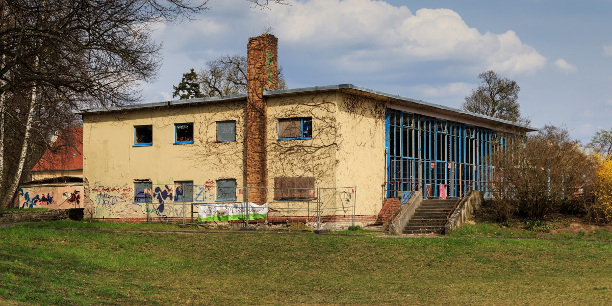 Berlin-Kladow Gutspark Neukladow Ruine 04-2015