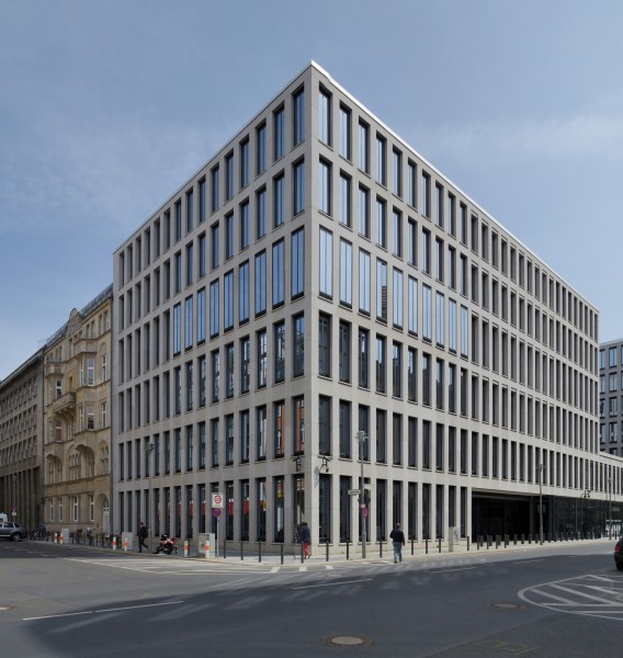 Berlin - Eckhaus Jägerstraße70