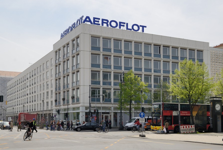 Berlin - Eckhaus Unter den Linden - Glinkastraße