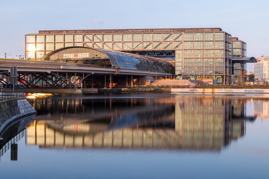 Berlin Hauptbahnhof und Humboldthafen, 170402, ako