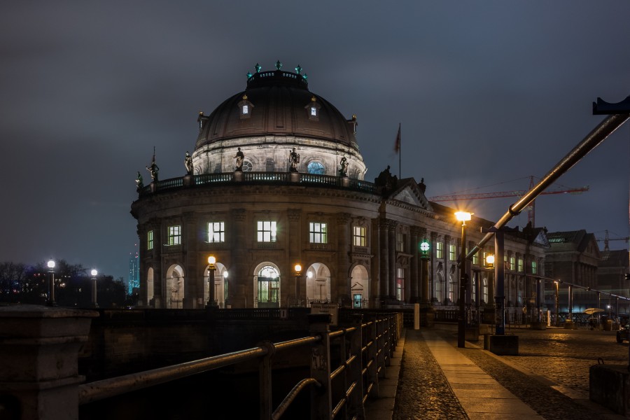 Bode-Museum, Nacht, Berlin-Mitte, 141214, ako