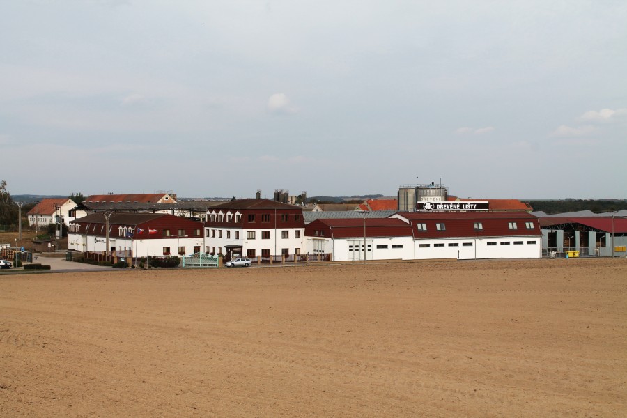 Bojanovice, areál firmy (2016-09-28; 01)
