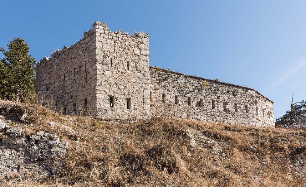 Bovec Strmec na Predelu Fort Hermann 10032015 0552