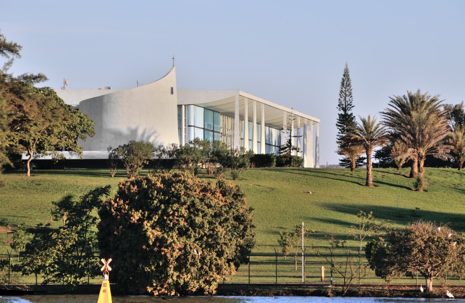 Brasília Palacio da Alvorada from Paranoá Lake