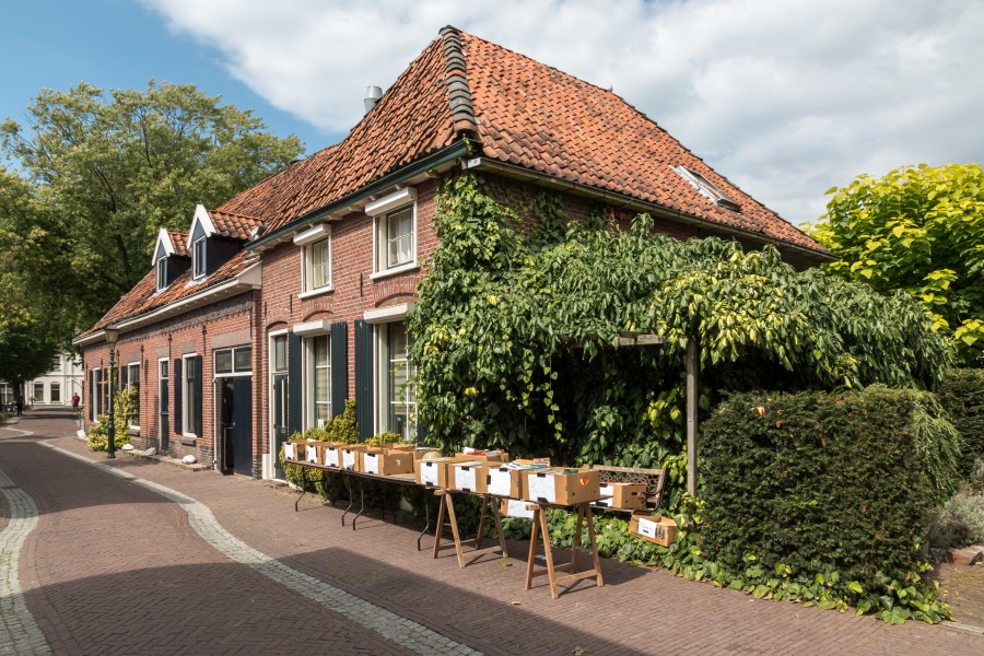 Bredevoort (NL), Antiquariat an der Gasthuisstraat -- 2016 -- 4169