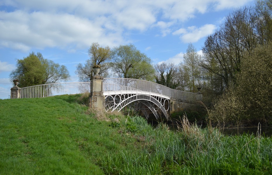 Bridge over the River Loddon, Stratfield Saye Park
