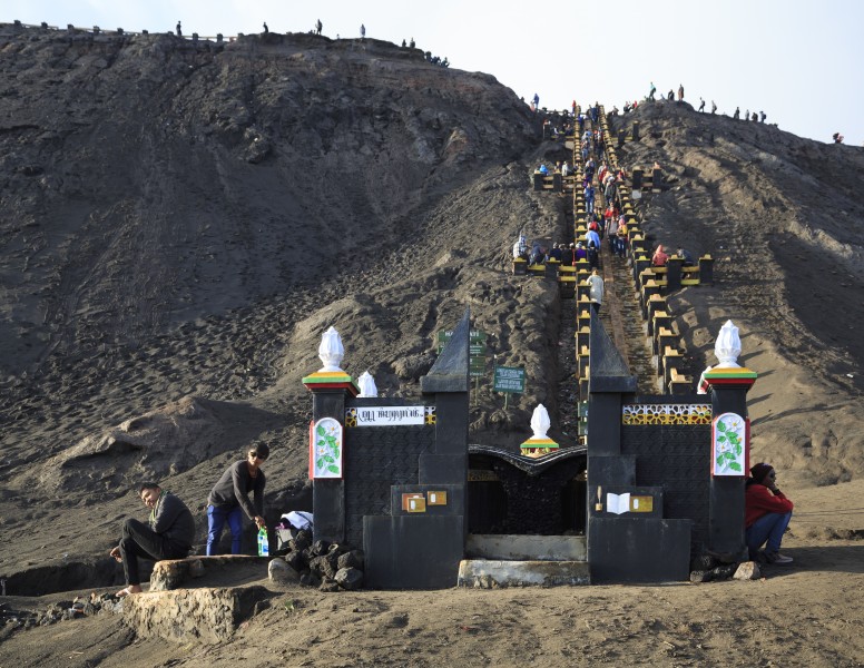 Bromo-Tengger-Semeru-National-Park Indonesia Stairway-to-Bromo-crater-02