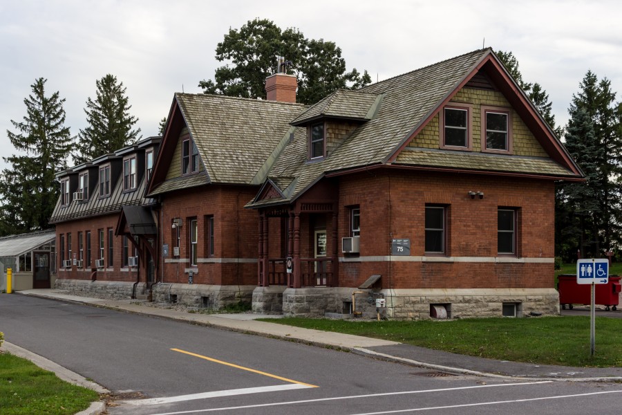 Building 75 CEF Ottawa