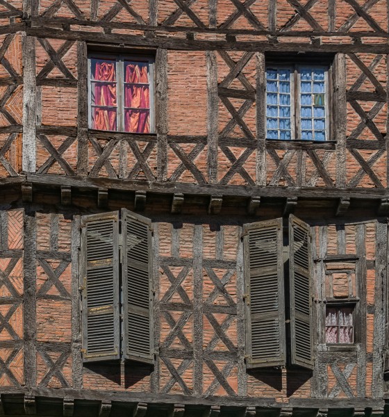 Building at 16 rue Saint-Julien in Albi 04