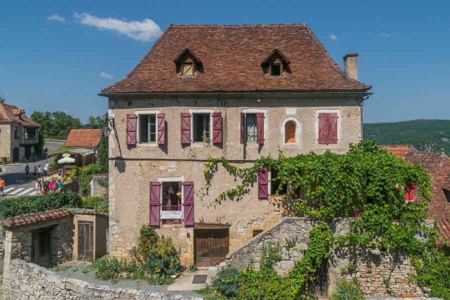 Building at Place du Balat 03