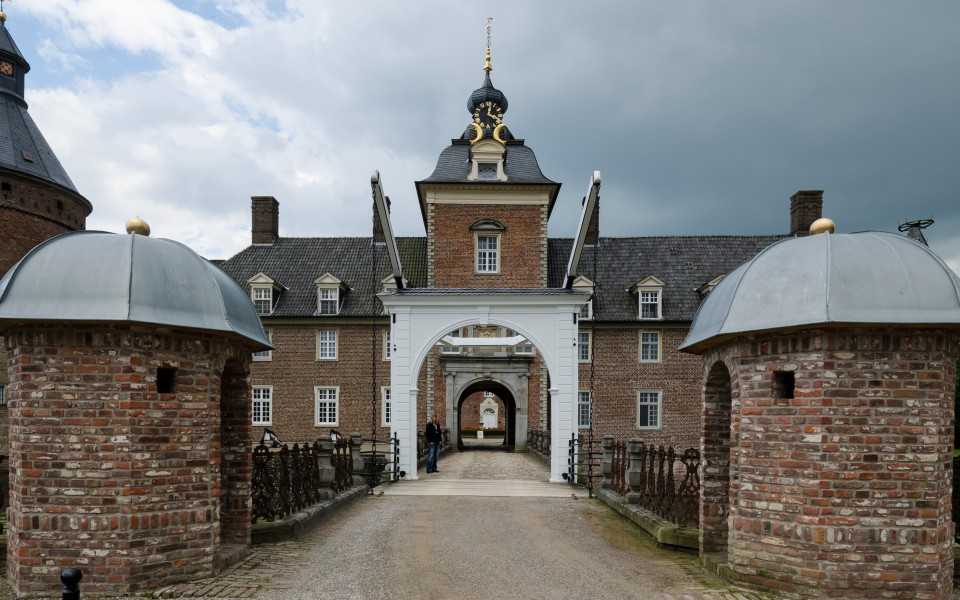 Burg-Anholt-Schlosstor-2012