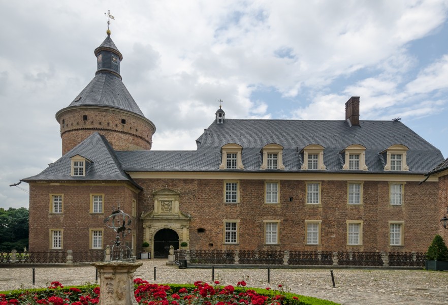 Burg-Anholt-Wohnfluegel-2012