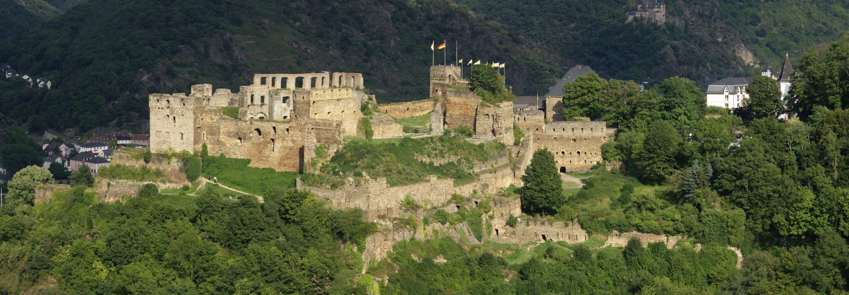 Burg-Rheinfels-JR-E-527-529-2010-08-10
