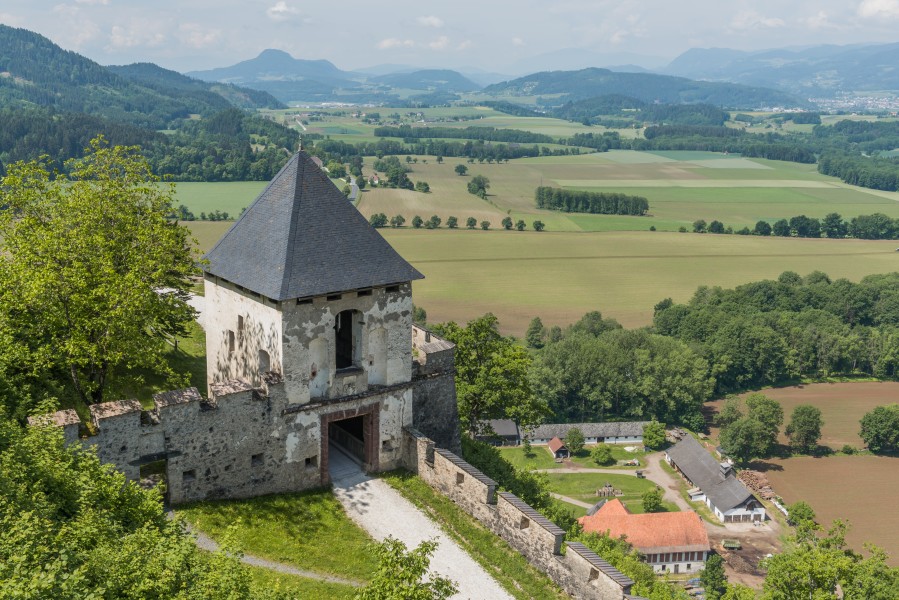 Burg Hochosterwitz 08 Landschaftstor 1570 01062015 4304