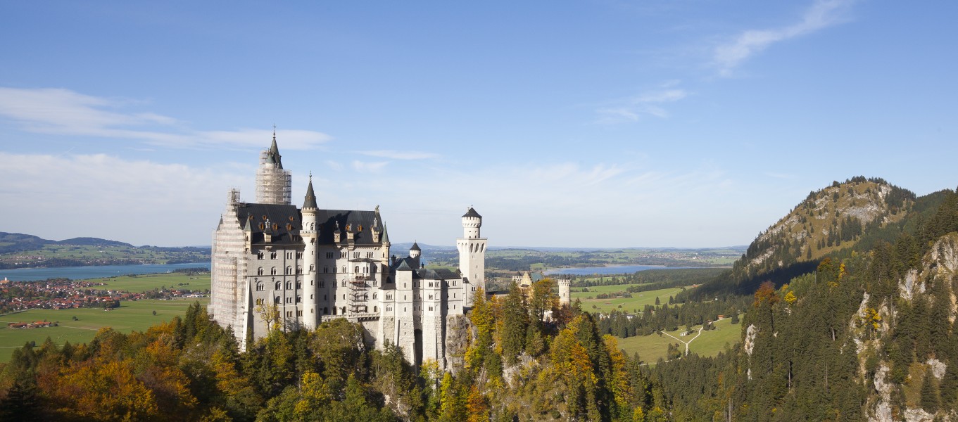 Castillo de Neuschwanstein desde Marienbrücke, Füssen, Alemania, 2012-10-06, DD 02