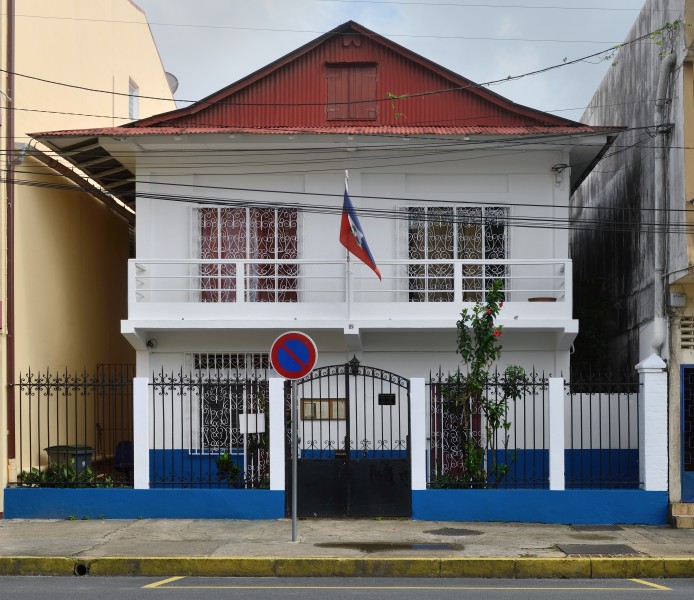 Cayenne maison créole avenue Héder 2013