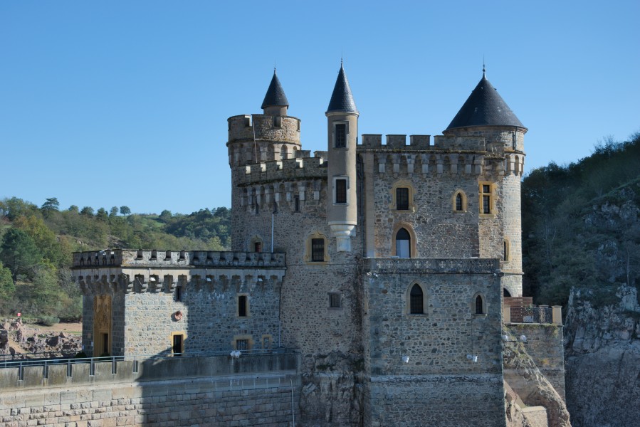 Château de La Roche (Saint-Priest-la-Roche) (2)