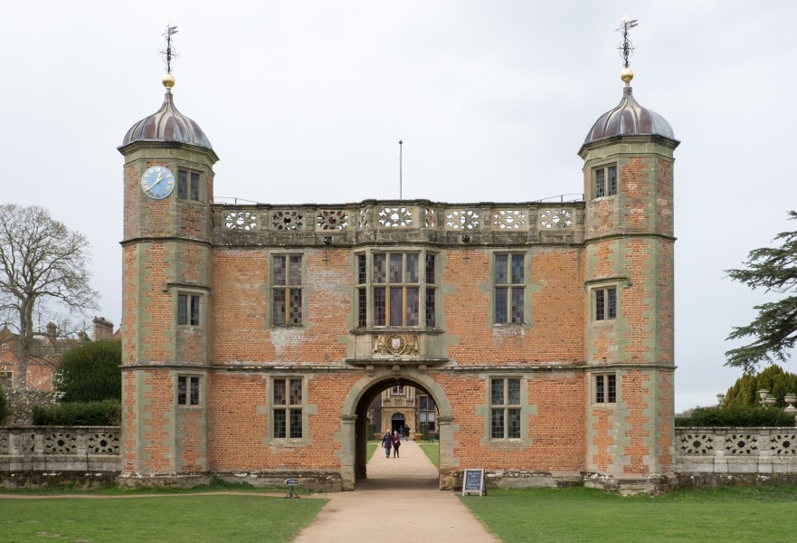 Charlecote Park - gatehouse