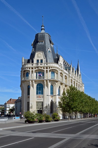 Chartres - Hotel Postes 01