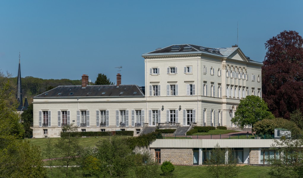 Chateau, HEC Paris, Jouy-en-Josas, Southwest view 20160501 2