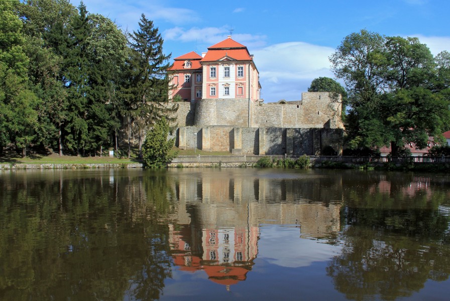 Chvalkovice castle 2011 3-CN