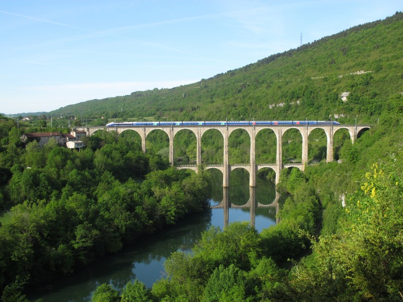 Cize-Bolozon viaduc01 2015-05-10