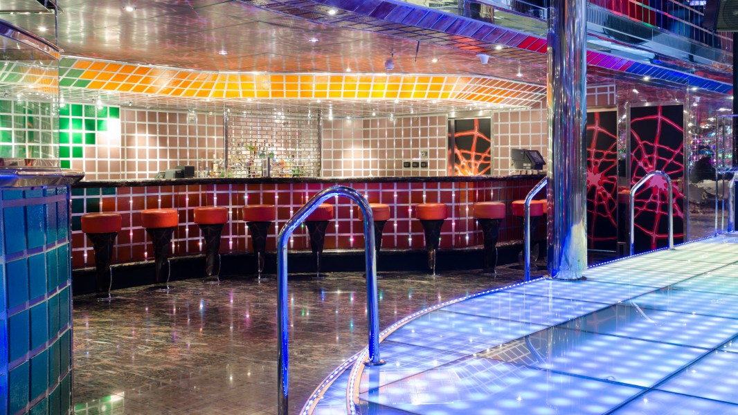 Costa Pacifica-Discoteca Fever-01