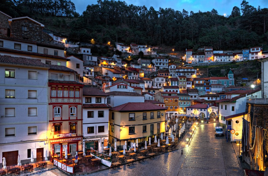 CUDILLERO ANOCHECER