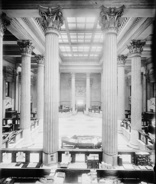 CustomHouseInteriorNOLAc1901