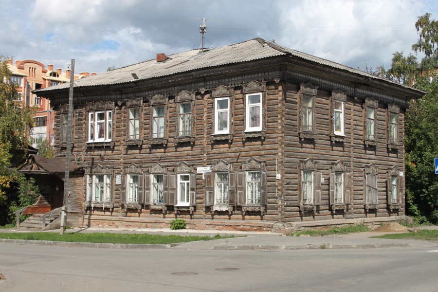 Дзержинского 12 3