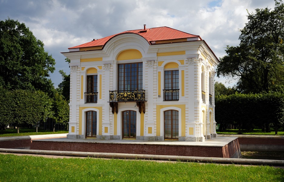 Эрмитаж-(Петергоф)