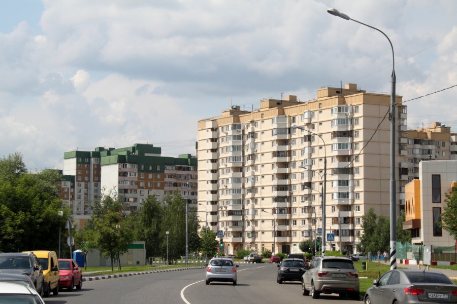 Братеевский проезд, вид от метро Борисово, к Наташинскому проезду