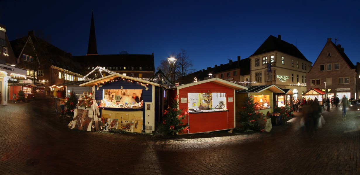 Dülmen, Marktplatz, Weihnachtsmarkt -- 2013 -- 1-2