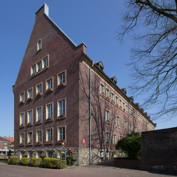 Dülmen, Marktstraße und Rathaus -- 2012 -- 2987