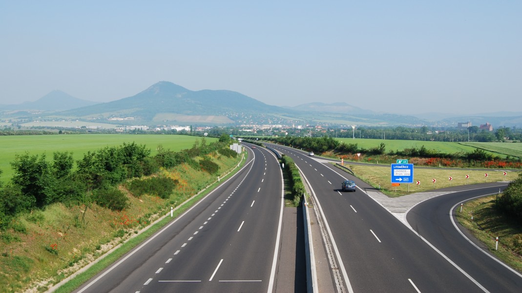 Dálnice D8 u Lovosic