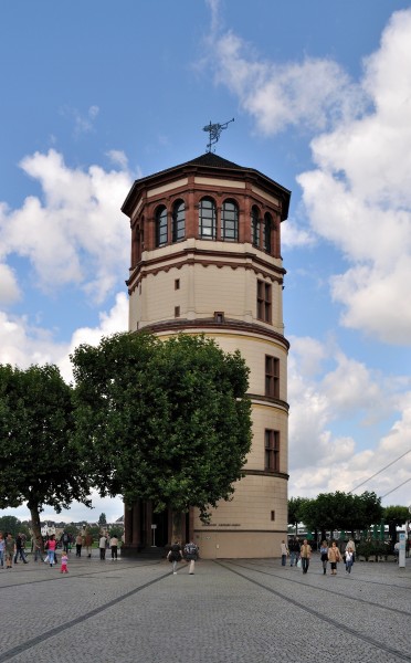 Düsseldorf, Schlossturm, 2011-08 CN-01